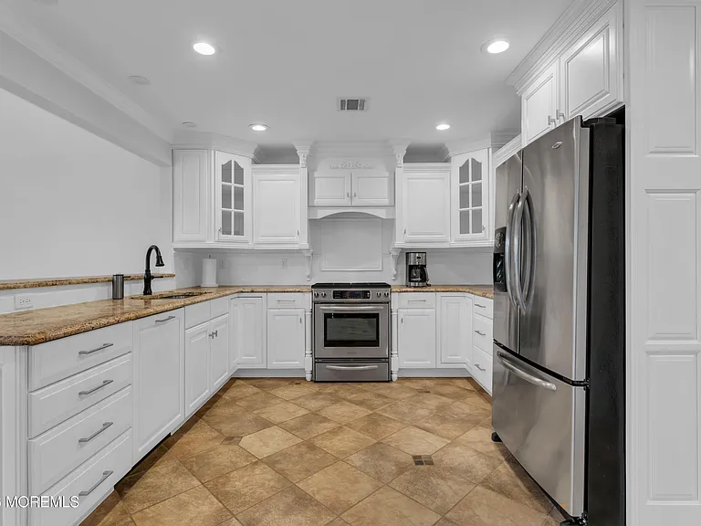 7 Anderson St — Photo 16