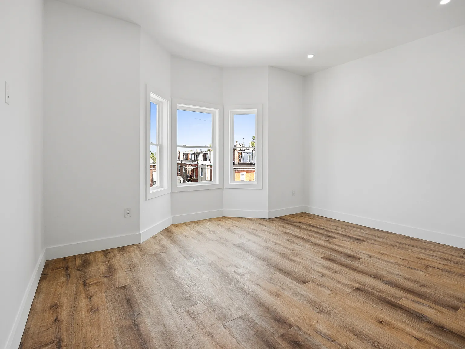 2 bed, 1100 sqft, $1,850 — Photo 3