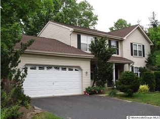 21 Neville Dr, Lincroft, NJ