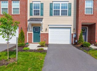 66 Savage Ct, Falling Waters, WV 25419