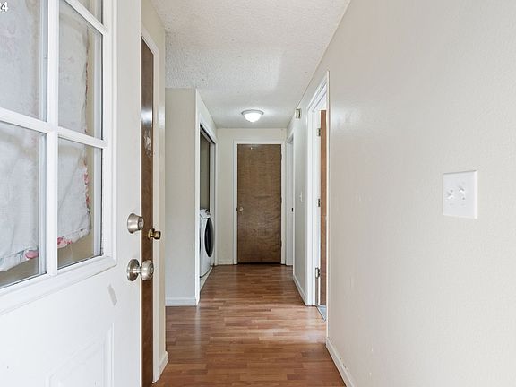 4th image of 605 SE 121st Ave APT 4