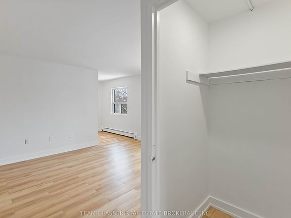 5th image of 540 Proudfoot Ln #401