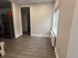 3289 Lakeshore Rd W #2, Oakville, ON L6L 6S6
