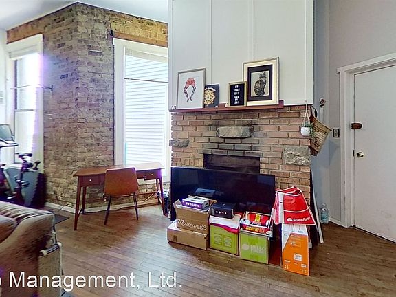 2nd image of 910 W Wrightwood Ave APT 1R