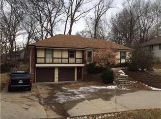 625 NE Englewood Rd, Kansas City, MO 64118