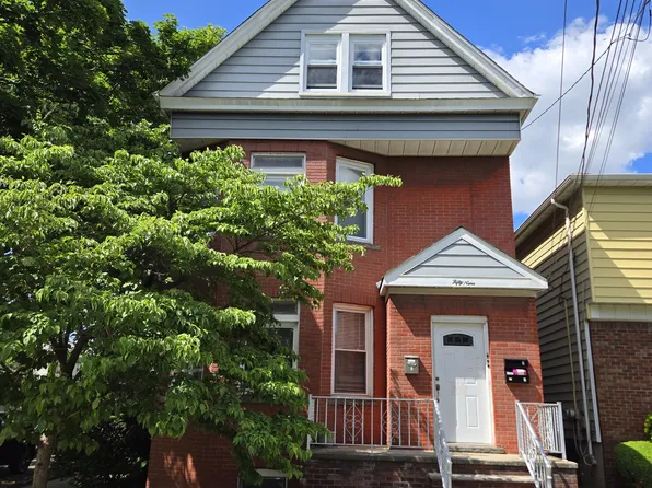 59 W 3rd St #3, Bayonne, NJ 07002