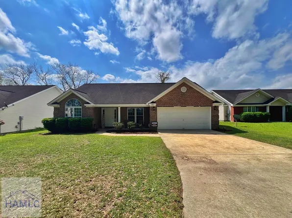 517 E Mendell Ave, Glennville, GA 30427