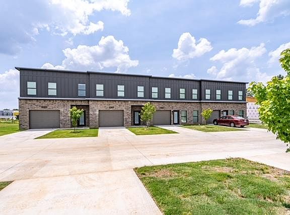 4th image of 3407 Brooke Pl #3407