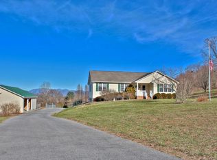 720 Pinehaven Rd, Fincastle, VA 24090
