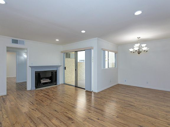 5th image of 1339 N Columbus Ave Unit 111