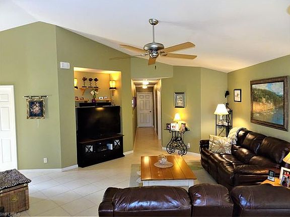 3rd image of 8897 Cascades Isle Blvd