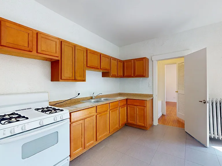 1515 E. 54th Street — Photo 4