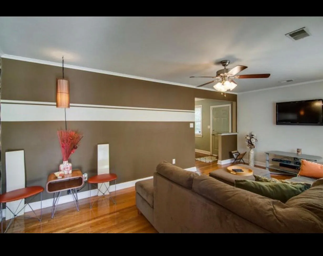 721 W Sherwood Dr — Photo 3