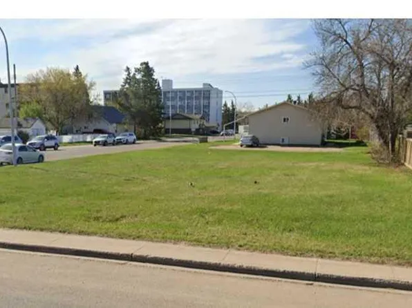 10301 108th Ave, Grande Prairie, AB T8V 1P6