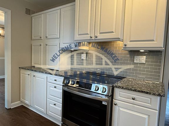 4th image of 6225 N Lydell Ave