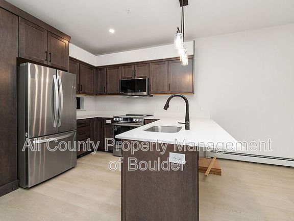 2nd image of 2301 Pearl St APT 7
