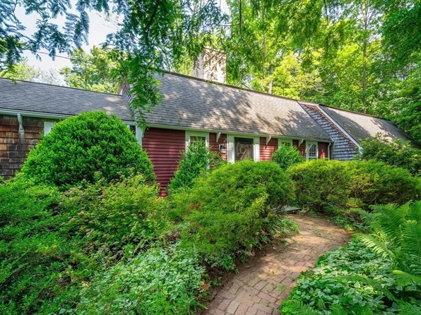 4 Leslie Rd, Winchester, MA 01890