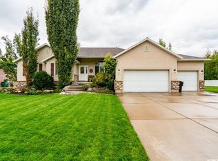1466 Flint Ct, Kaysville, UT 84037