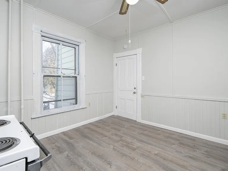 159 Hoosick St #1R — Photo 7