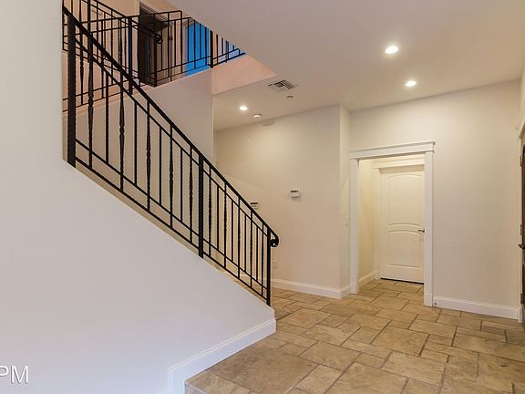 4th image of 10408 Wheatland Ave