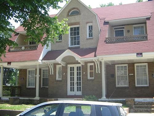 1st image of 2817 Barton Ave