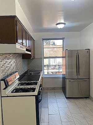 2nd image of 9515 Foster Ave #2R