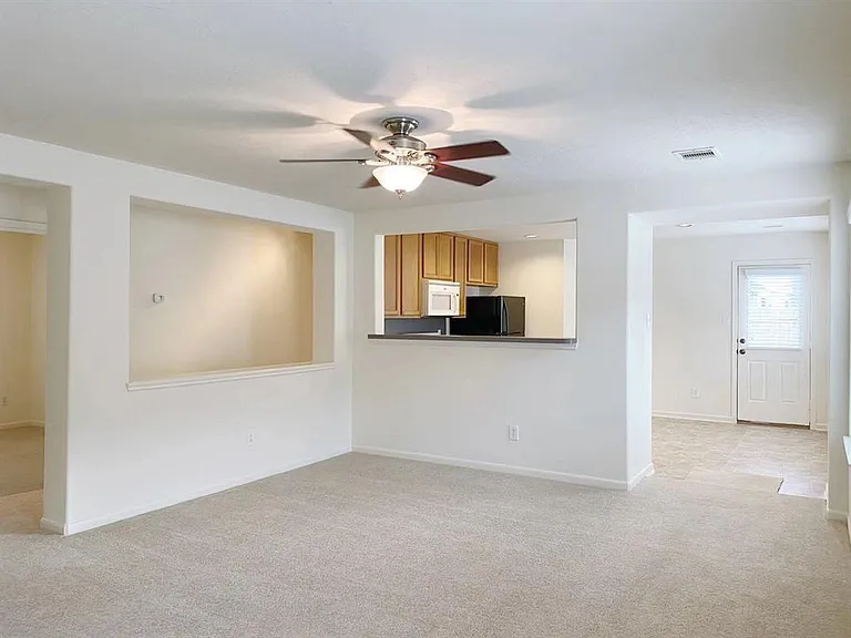 20707 Fair Castle Dr — Photo 3