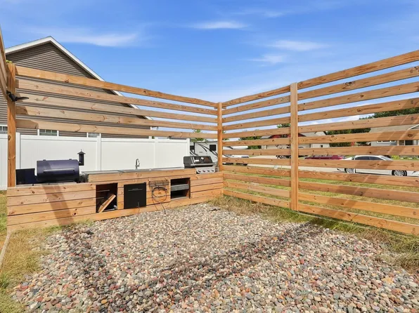 201 14th Ave NW, Kasson, MN 55944