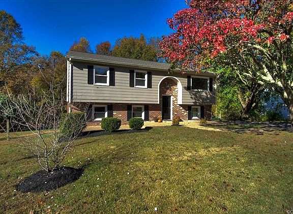 3rd image of 16404 Chinook Dr