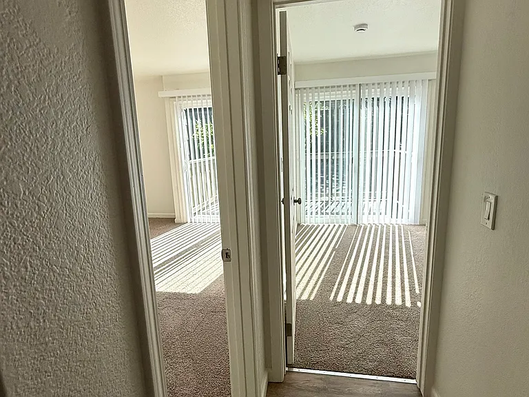 Cedarwood Apartments — Photo 30