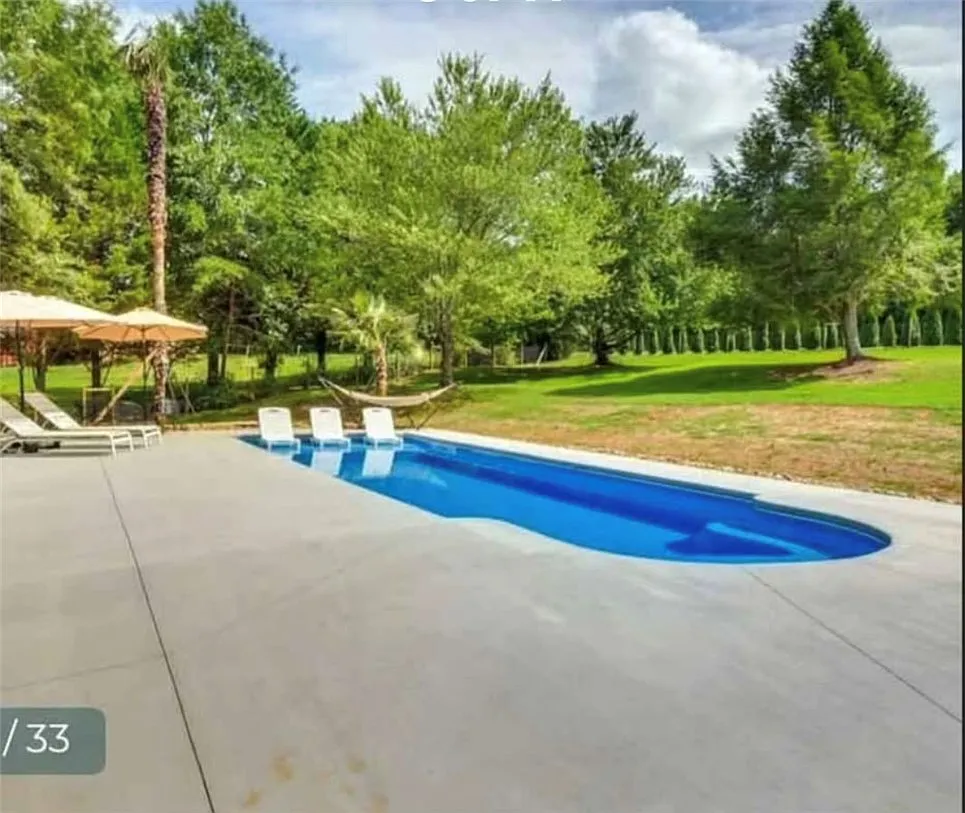 3 bed, 2.0 bath, 1404 sqft, $2,500 — Photo 4