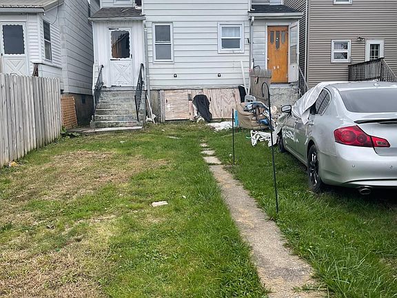 2nd image of 421 Adams St