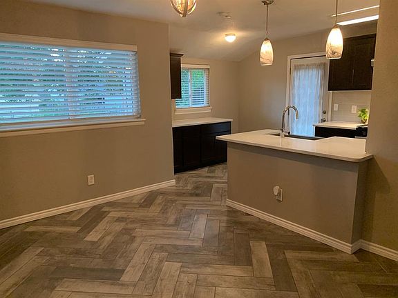 4th image of 4666 Bridle Wood Dr