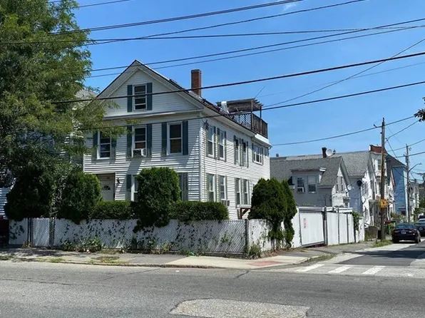 414 Gorham St, Lowell, MA 01852