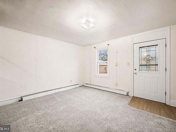 5th image of 236 Walnut St