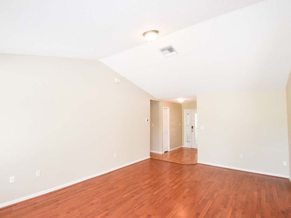 3rd image of 1481 Whooping Dr
