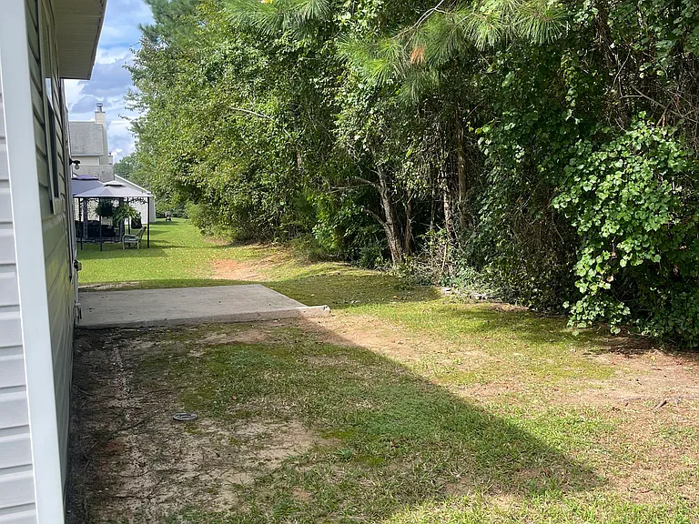 1618 Village Place Cir NE — Photo 3