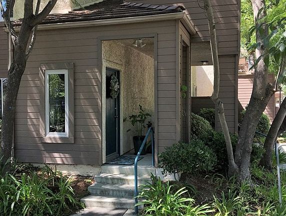 2nd image of 39 N Via Colinas