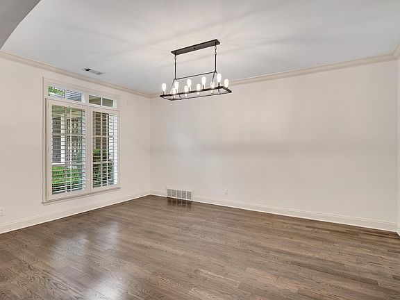 4th image of 1633 Dogwood Creek Dr