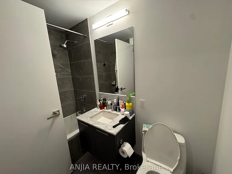 3 Gloucester St #2613 — Photo 5