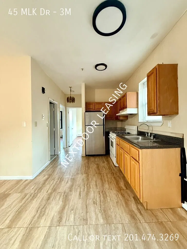 45 MLK Dr — Photo 2