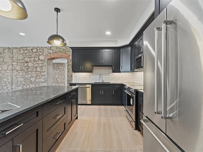 247 Brock St #101 — Photo 8