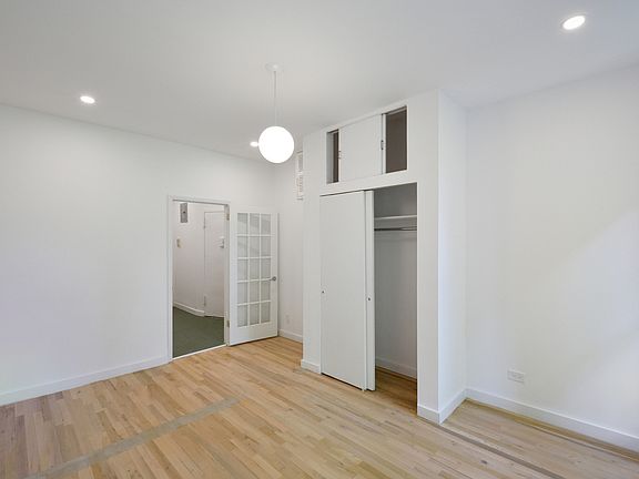 2nd image of 188 Avenue Of The Americas APT 2RS