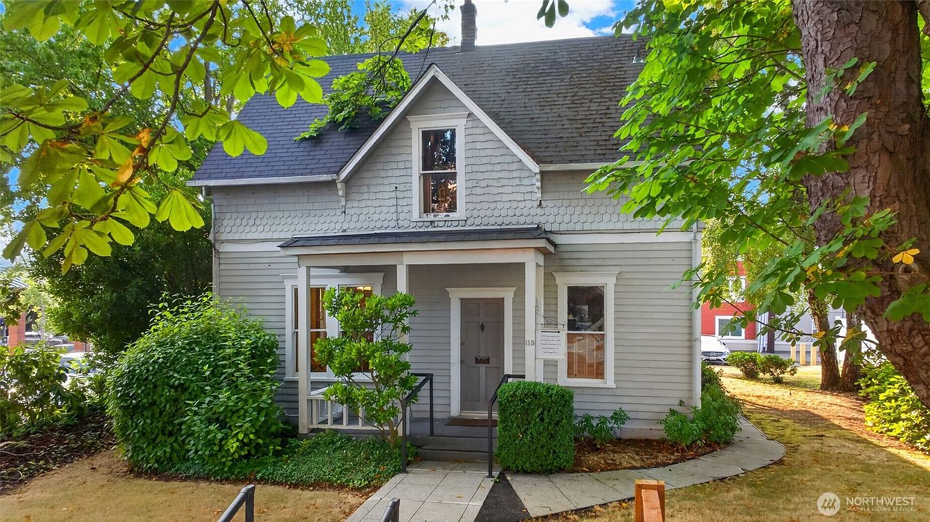 1st image of 115 3rd Avenue N