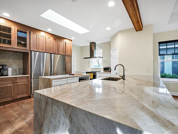 5th image of 11855 Camden Park Dr