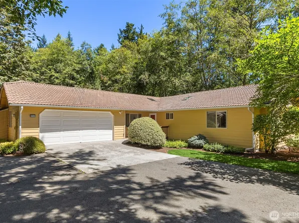 8960 NE Day Road, Bainbridge Island, WA 98110