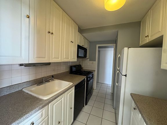 4th image of 3950 N Lake Shore Dr APT 1527