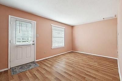 3rd image of 30 Westpark Ct