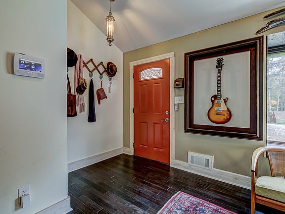 3rd image of 3054 Oak Dr
