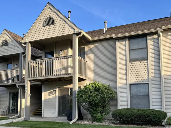 3608 Timberbridge Dr APT D, Valparaiso, IN 46383